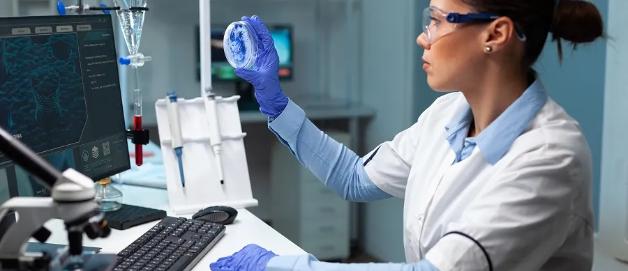 Arte do curso Gestão de Laboratórios Clínicos