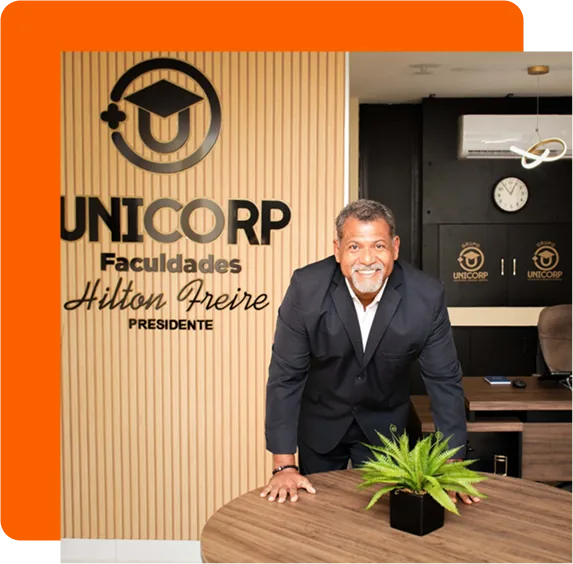 Prof. Dr. Hilton Freire, fundador do Grupo UNICORP e presidente da Unicorp Faculdades